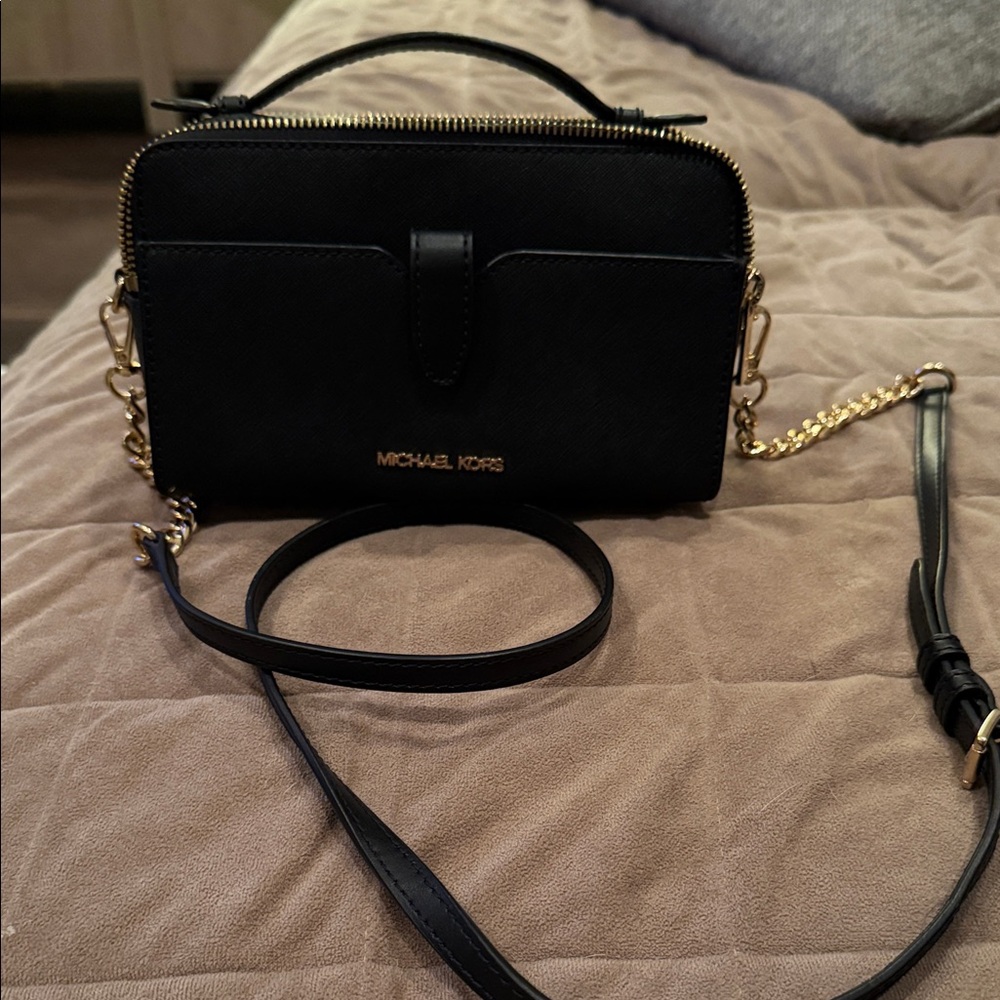 Michael Kors Elegant Black Crossbody Bag